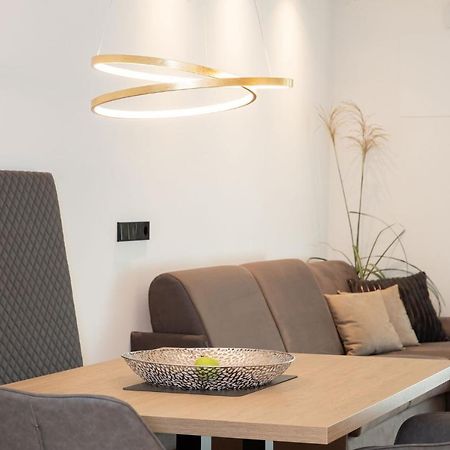 Nice Living Neue- Moderne Apartments Im Herzen Von Brixen - Kostenlose Brixencard - Ideal Fuer Familien, Paare, Geschaeftsreisende Und Allen Urlaubs Hungrigen Екстериор снимка