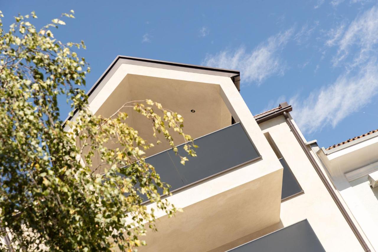 Nice Living Neue- Moderne Apartments Im Herzen Von Brixen - Kostenlose Brixencard - Ideal Fuer Familien, Paare, Geschaeftsreisende Und Allen Urlaubs Hungrigen Екстериор снимка
